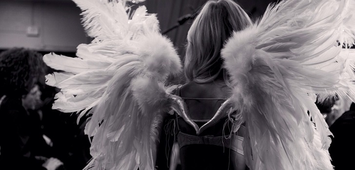 2019, the year in which Rihanna stole Victoria’s Secret wings 